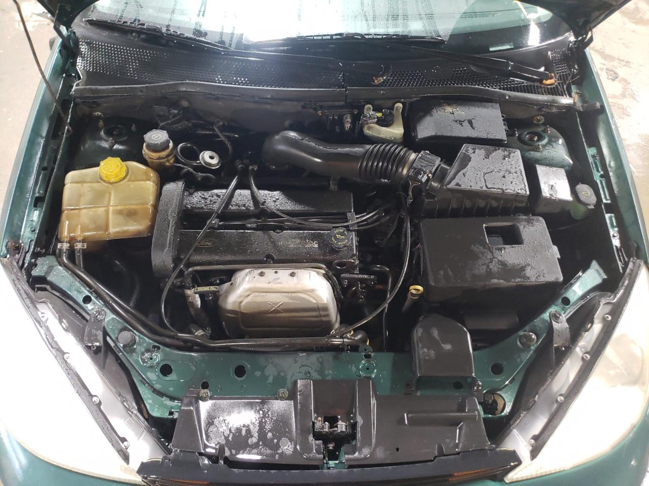 2000 Ford Focus - Image 11