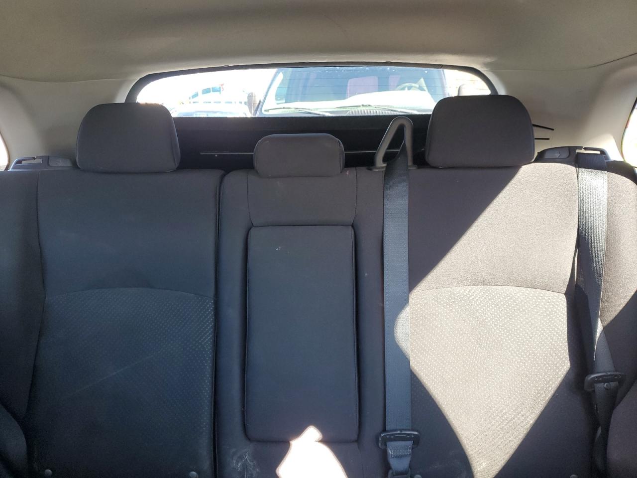 2015 Mitsubishi Outlander - Image 10