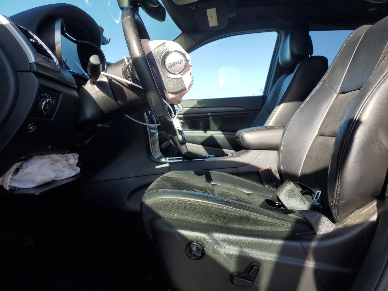 2017 Jeep Grand Cherokee - Image 7