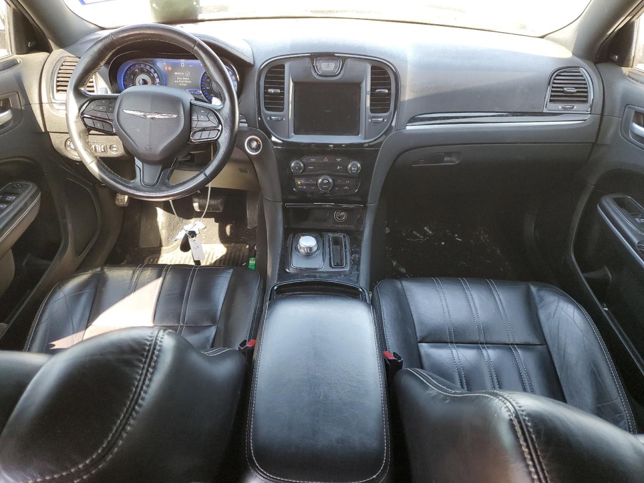 2019 Chrysler 300 - Image 8