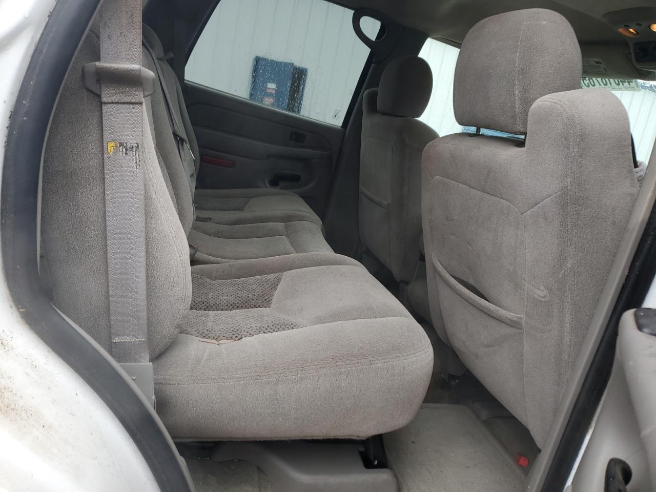 2004 Chevrolet Tahoe - Image 12