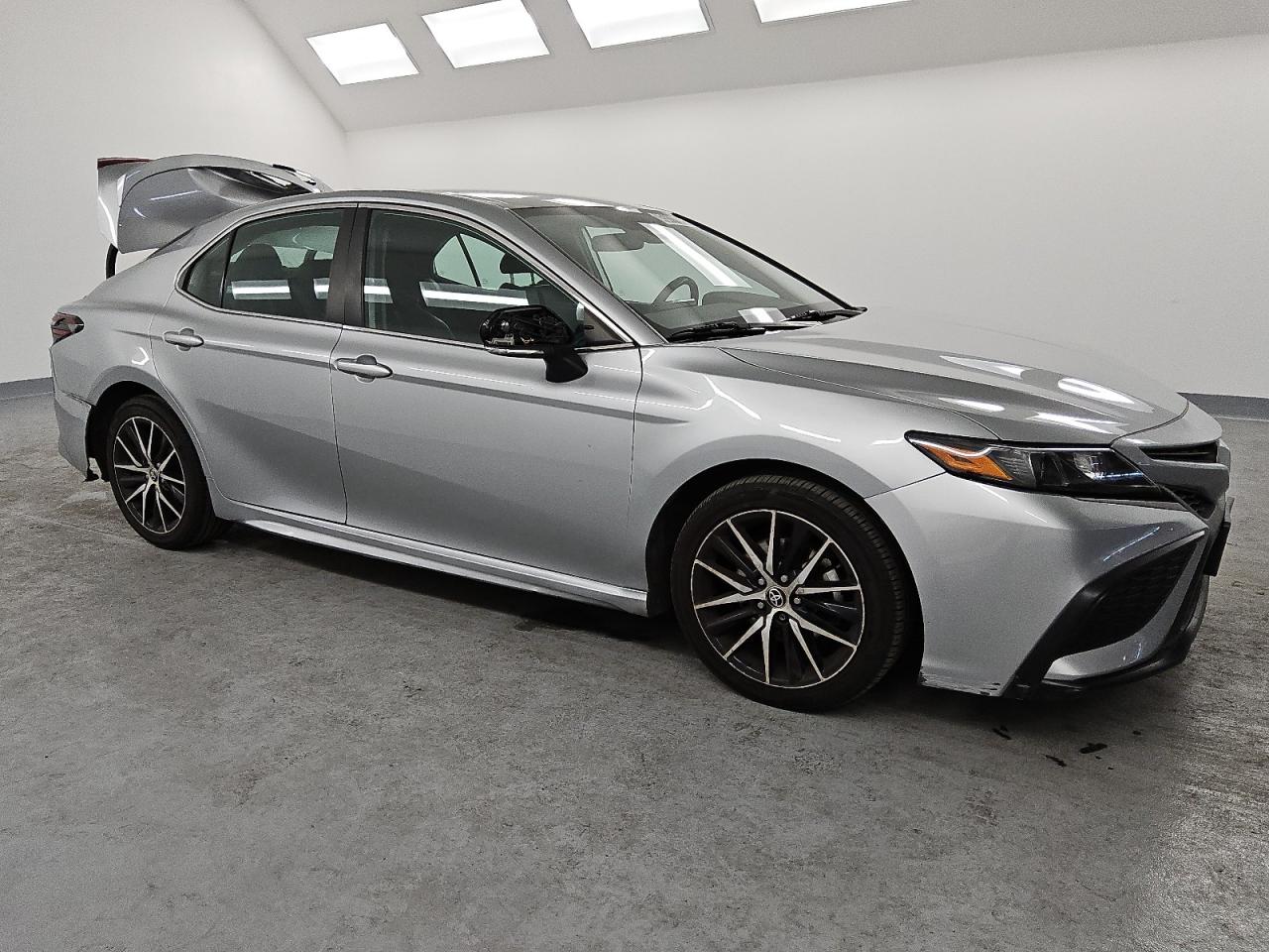 2022 Toyota Camry - Image 4