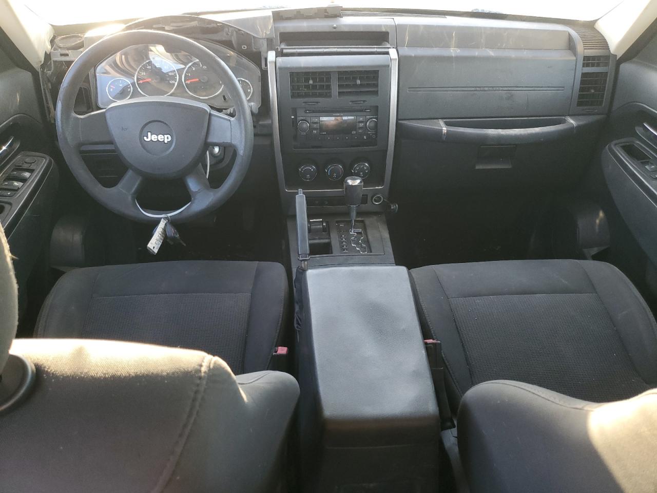 2009 Jeep Liberty (North America) - Image 8
