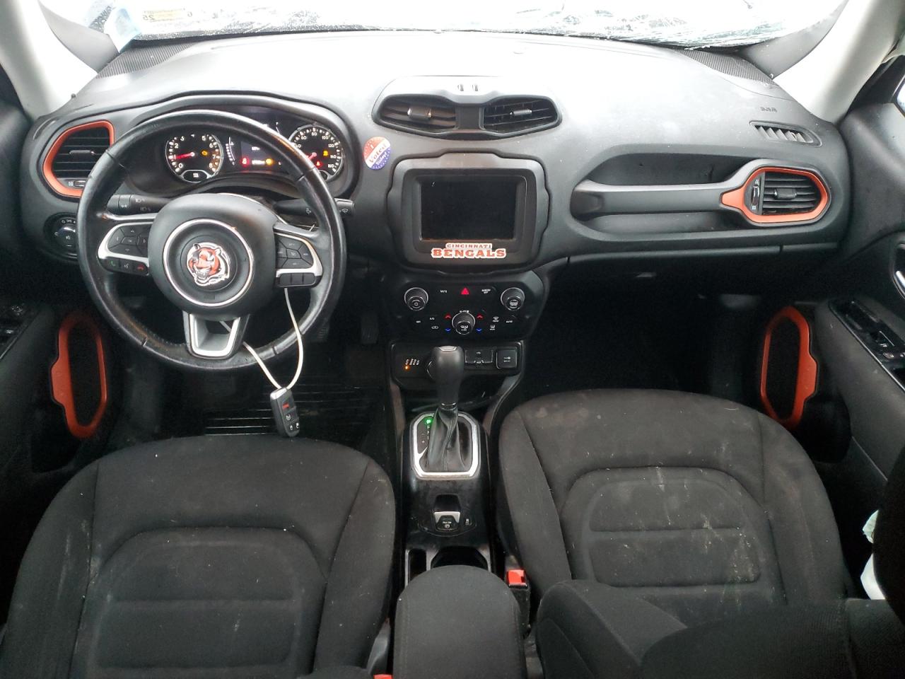 2020 Jeep Renegade - Image 8