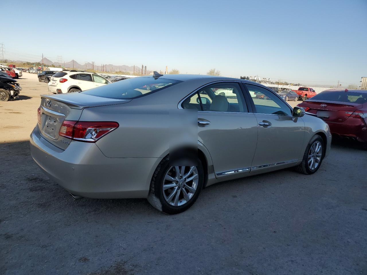2011 Lexus ES - Image 3