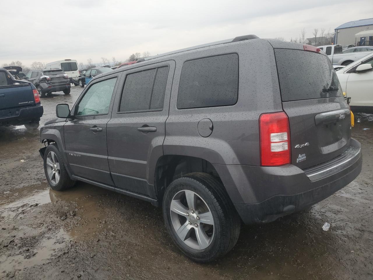 2017 Jeep Liberty (Patriot) - Image 2