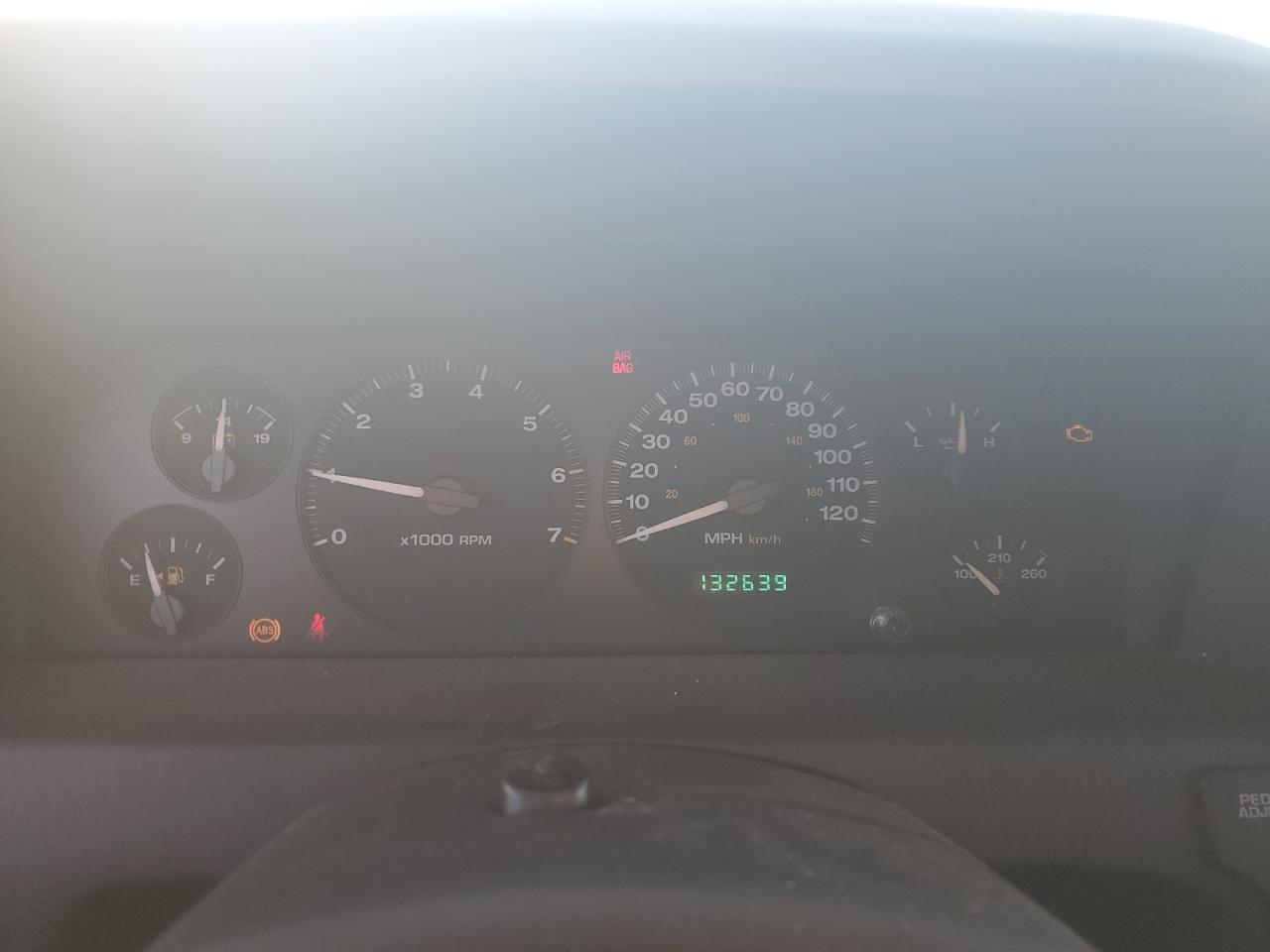 2004 Jeep Grand Cherokee - Image 9