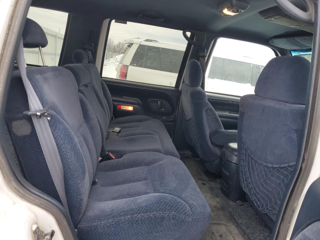 1997 Chevrolet Tahoe - Image 11
