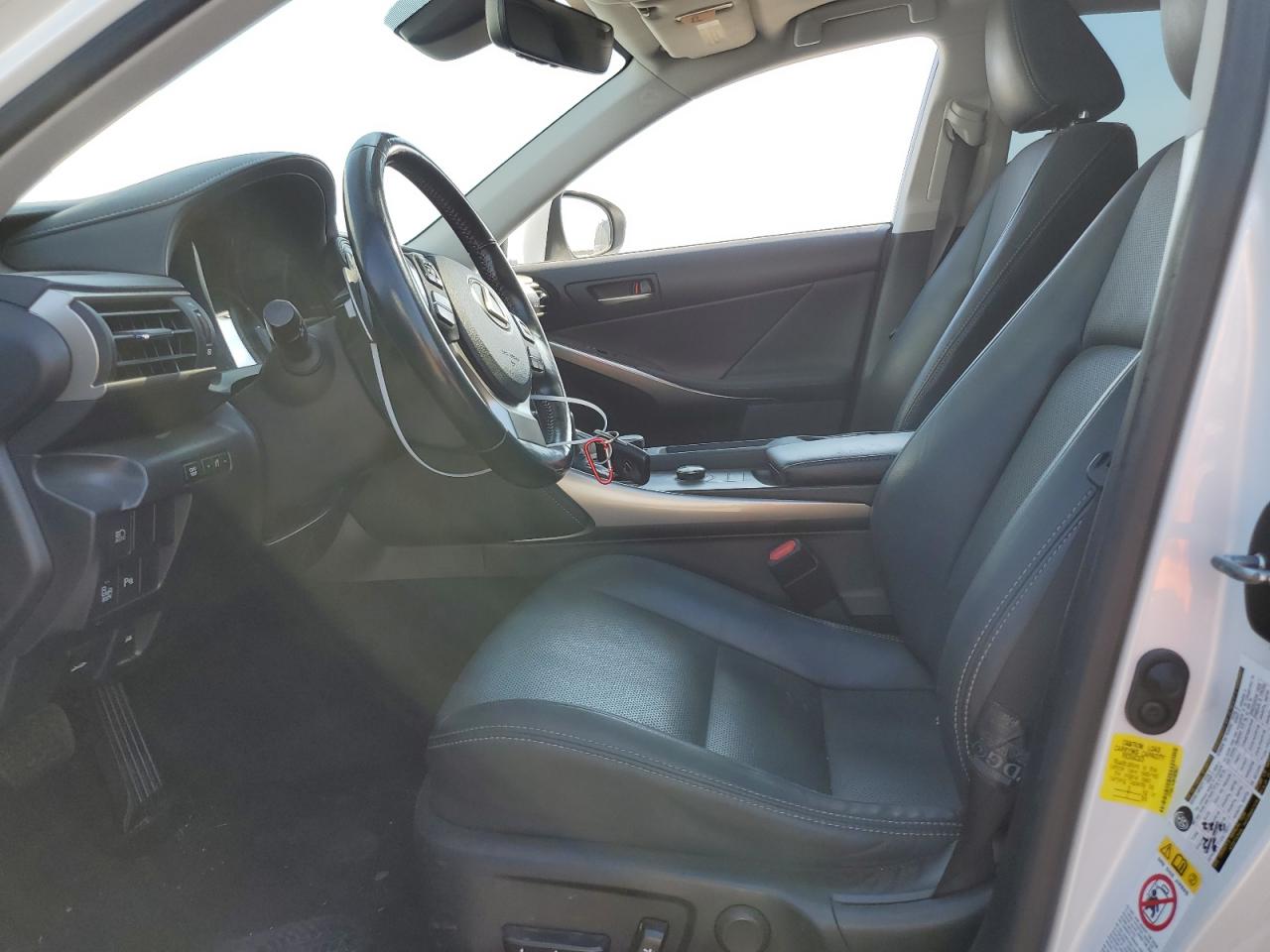 2017 Lexus IS - Image 7