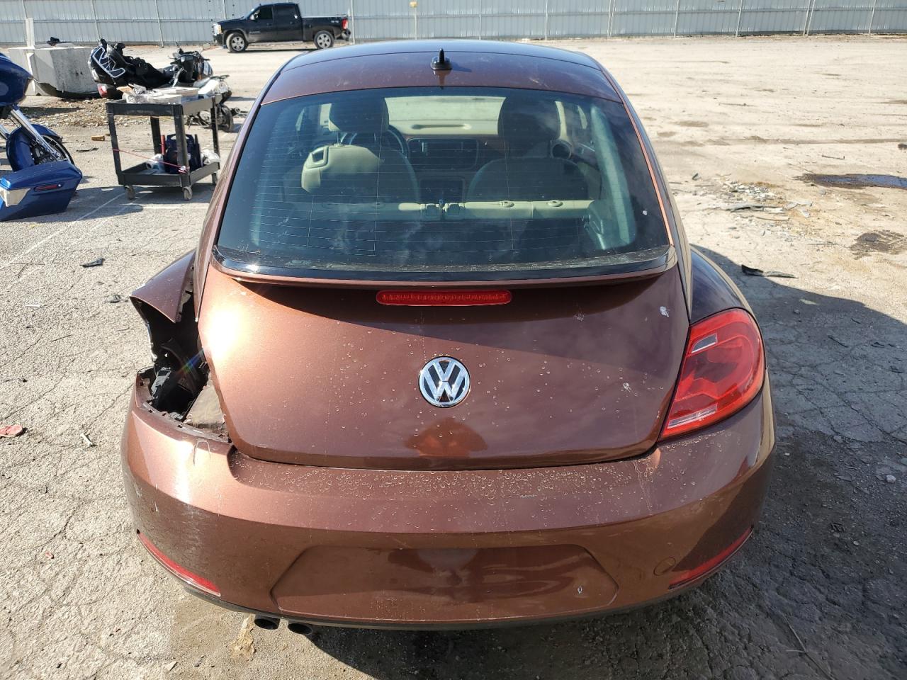 2016 Volkswagen Beetle - Image 6