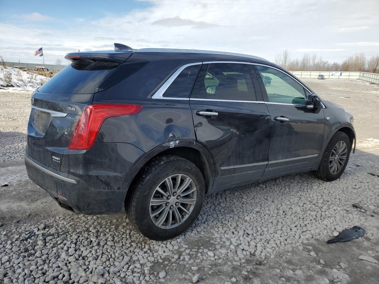 2017 Cadillac XT5 - Image 3
