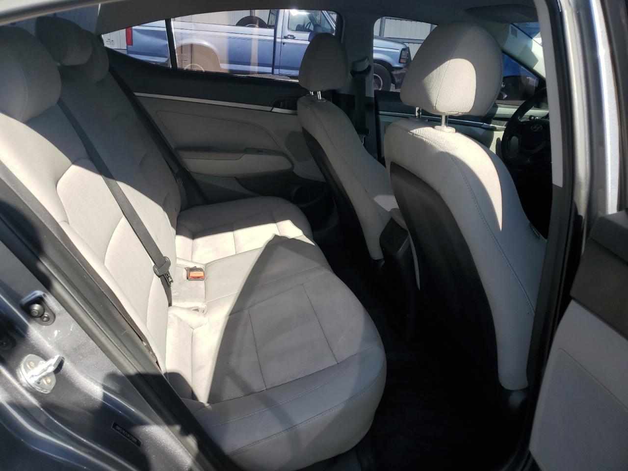 2018 Hyundai Elantra - Image 10