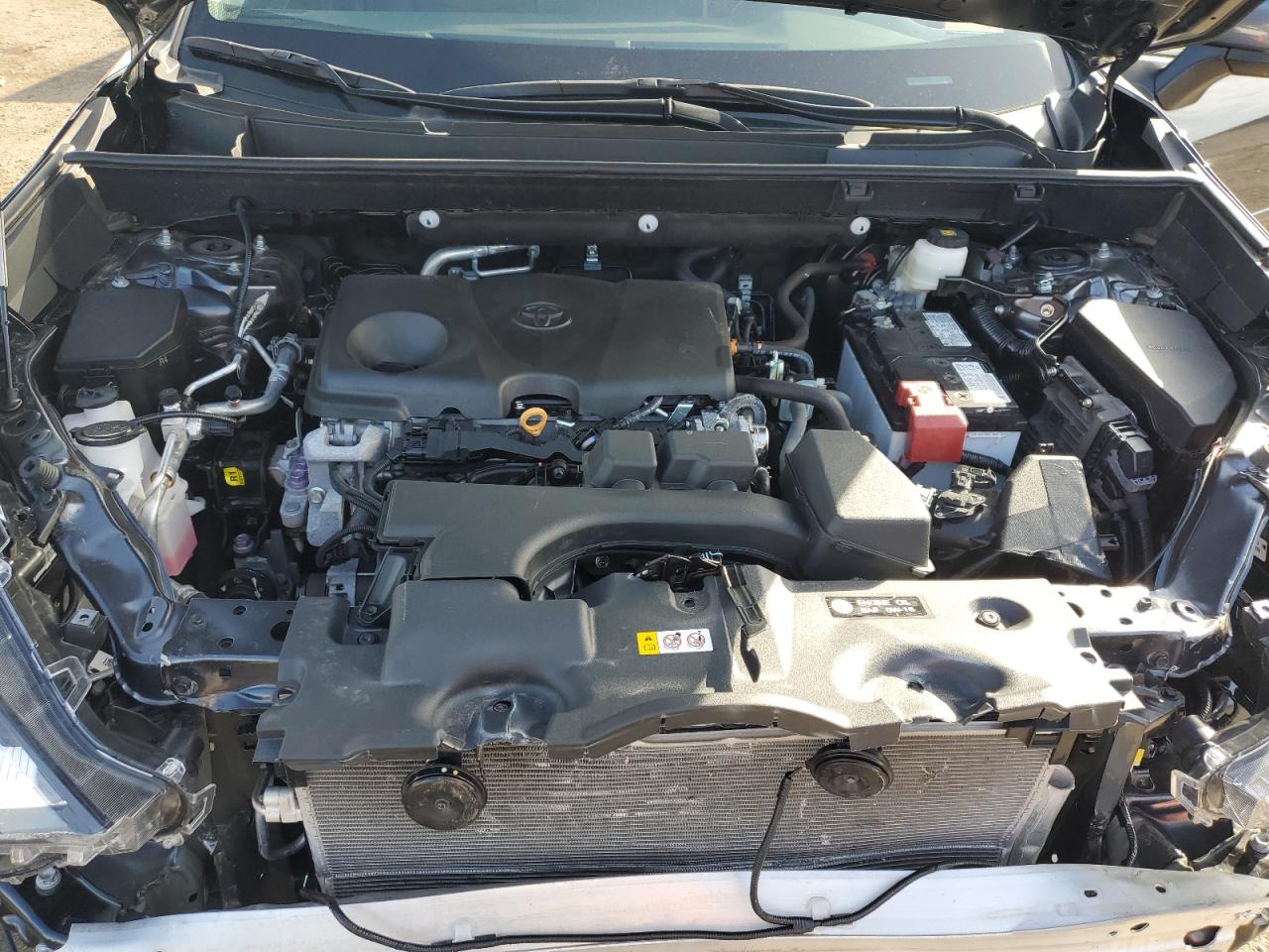2023 Toyota RAV 4 - Image 12