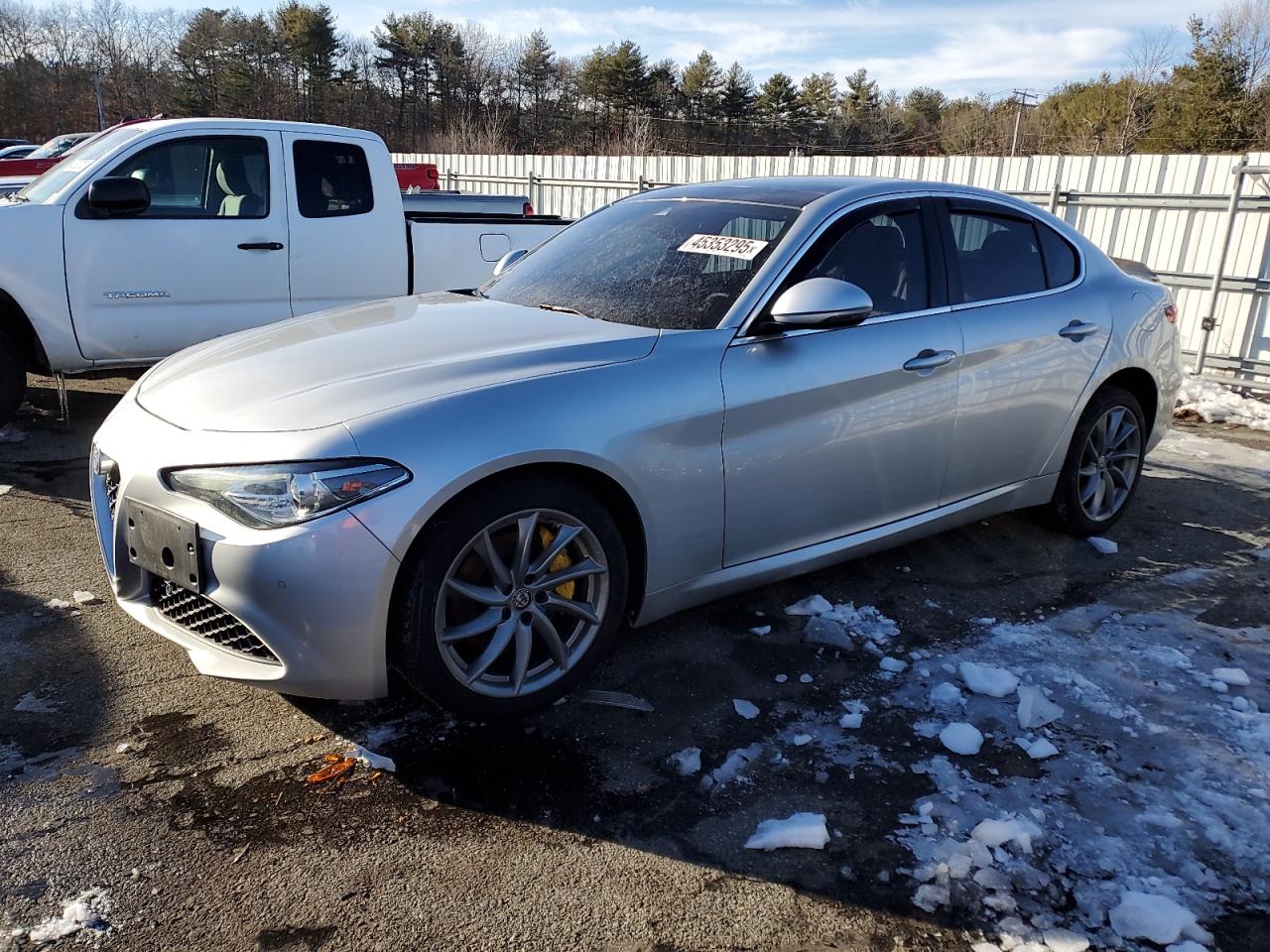 2017 Alfa Romeo Giulia - Image 1