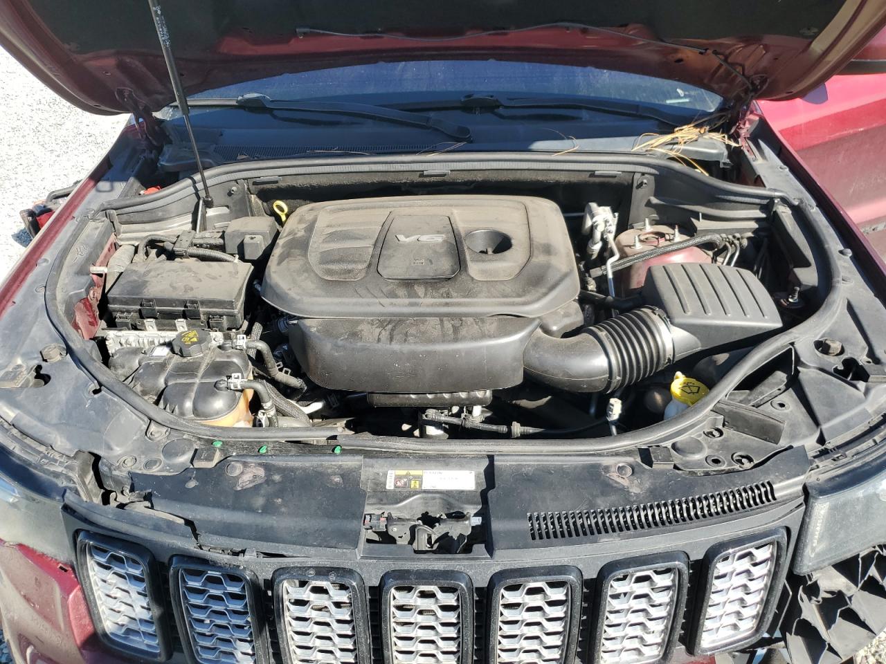 2017 Jeep Grand Cherokee - Image 12