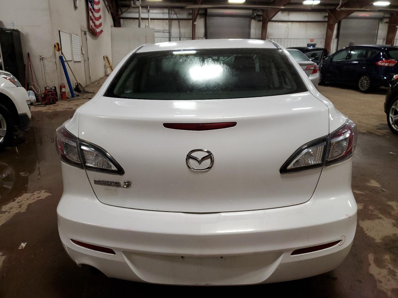 2013 Mazda 3 - Image 6