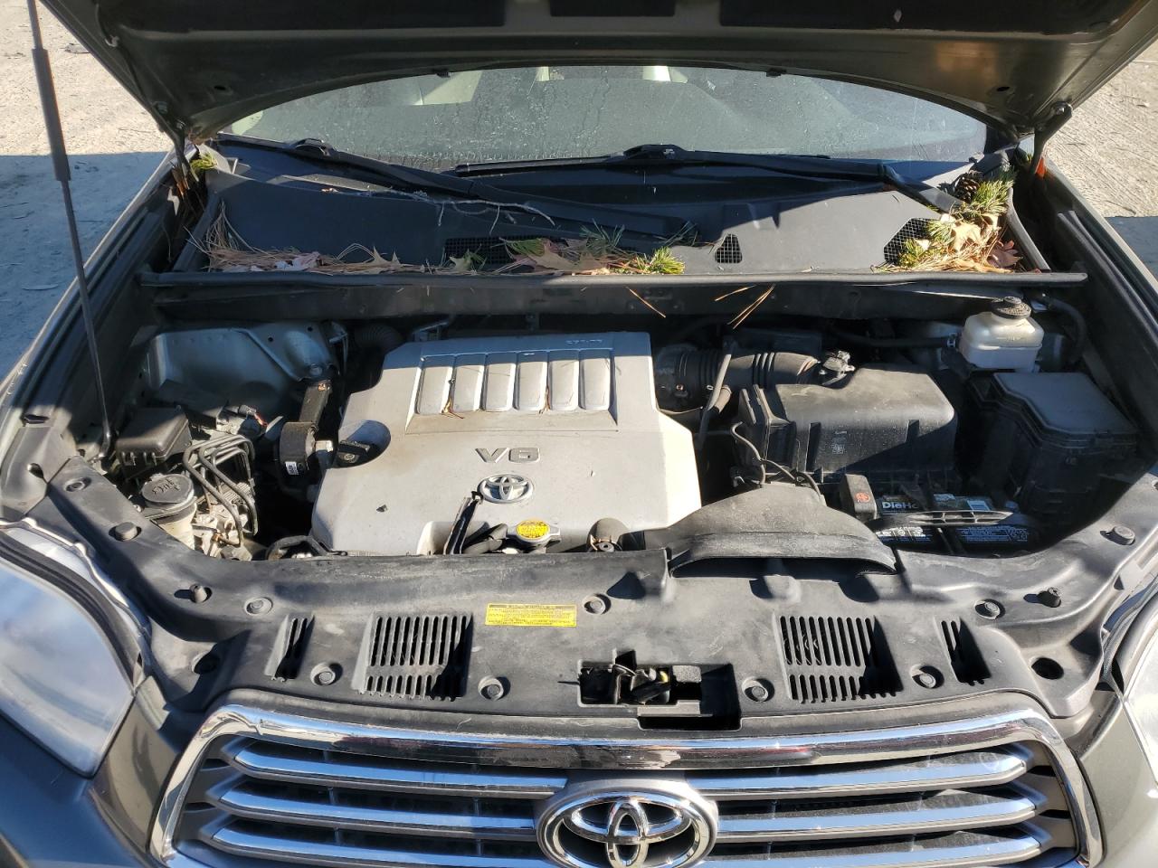 2010 Toyota Highlander - Image 12