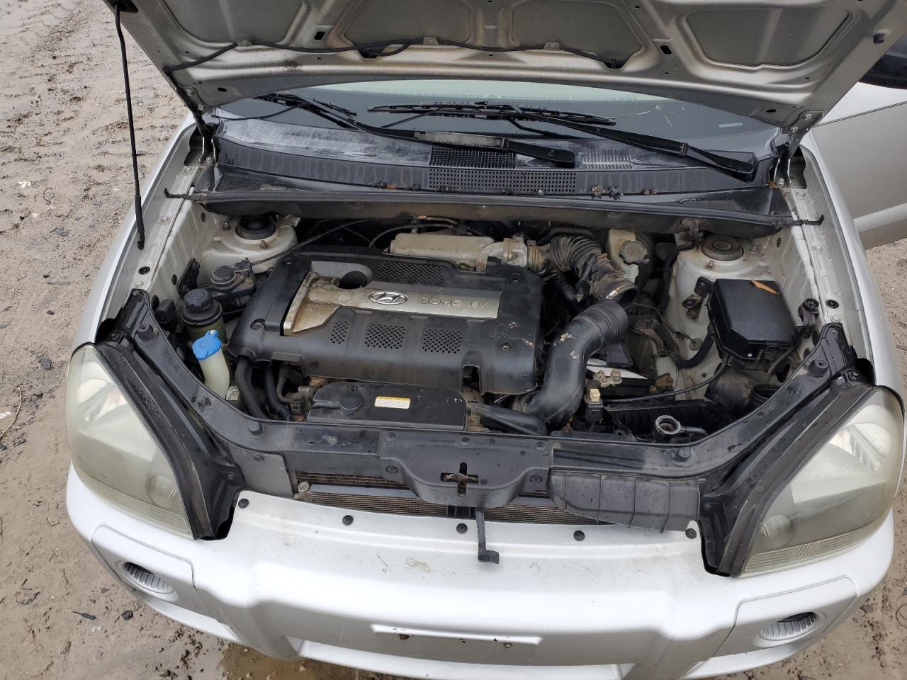 2007 Hyundai Tucson - Image 12