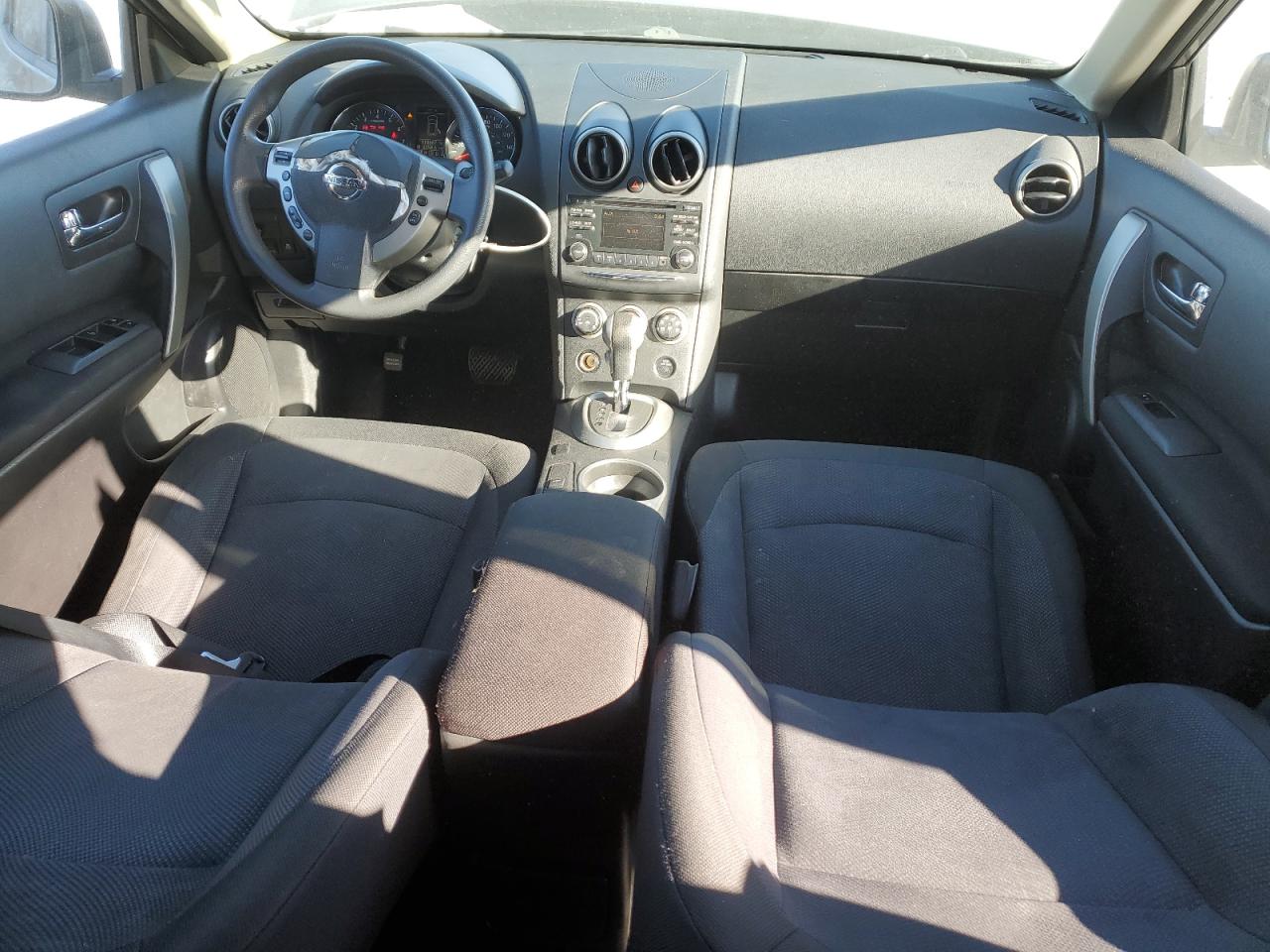 2015 Nissan Rogue - Image 8