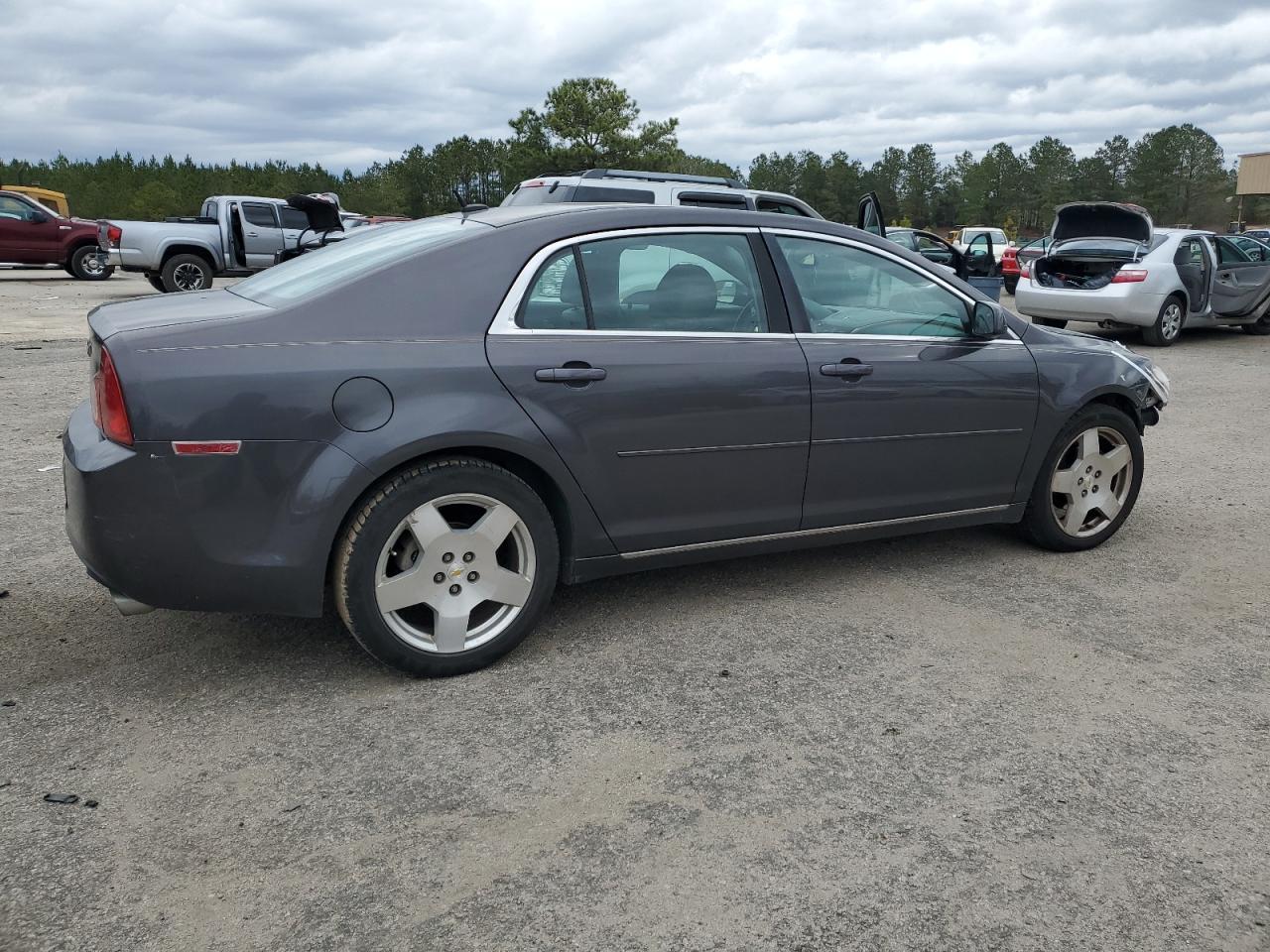 2010 Chevrolet Malibu - Image 3