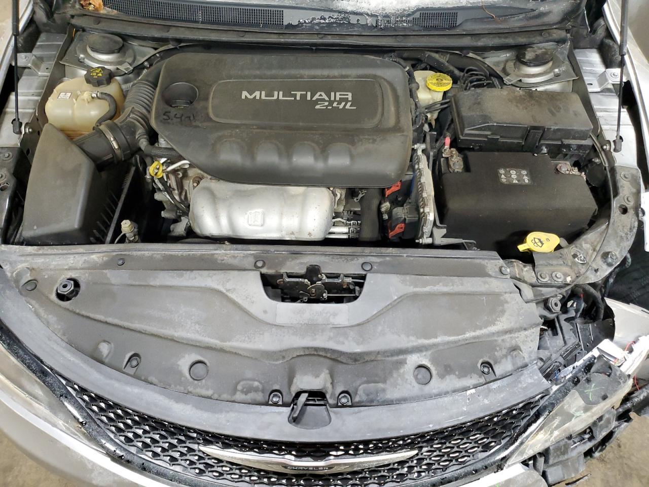 2015 Chrysler 200 - Image 11