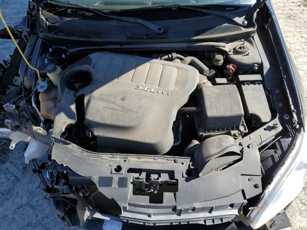 2013 Chrysler 200 - Image 11