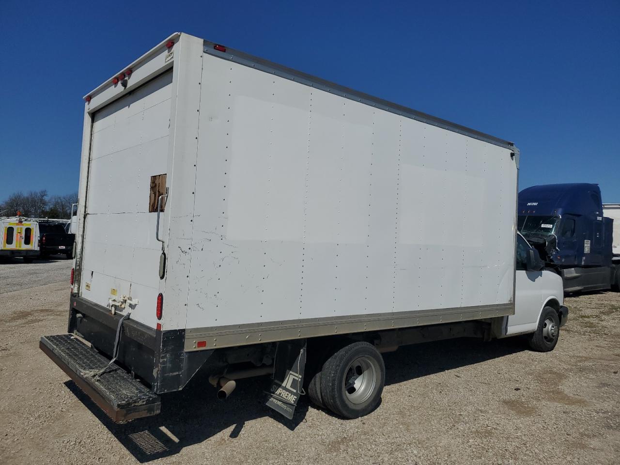 2015 Chevrolet Express - Image 3