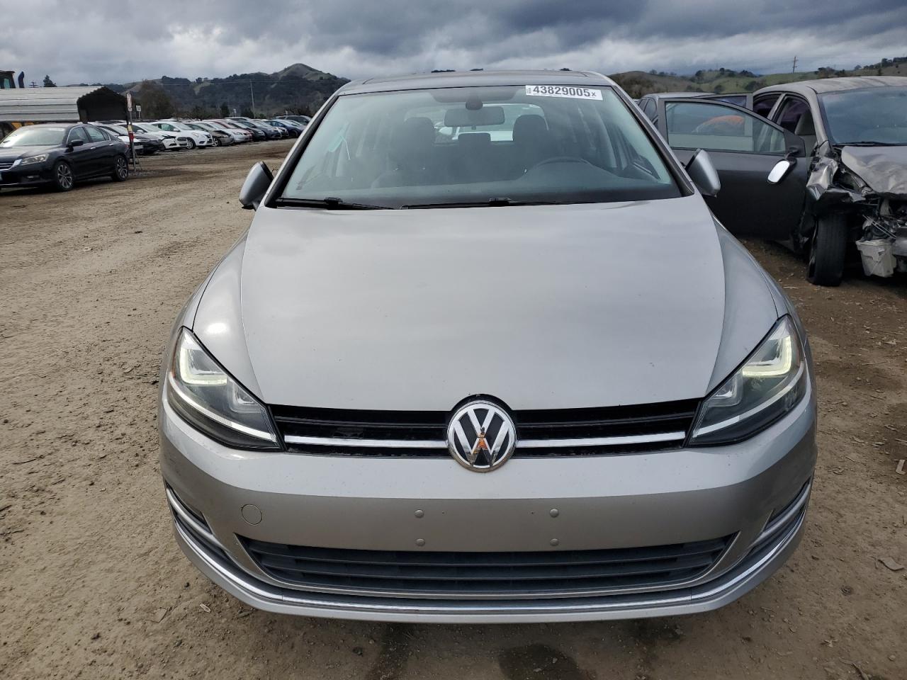 2015 Volkswagen Golf - Image 5