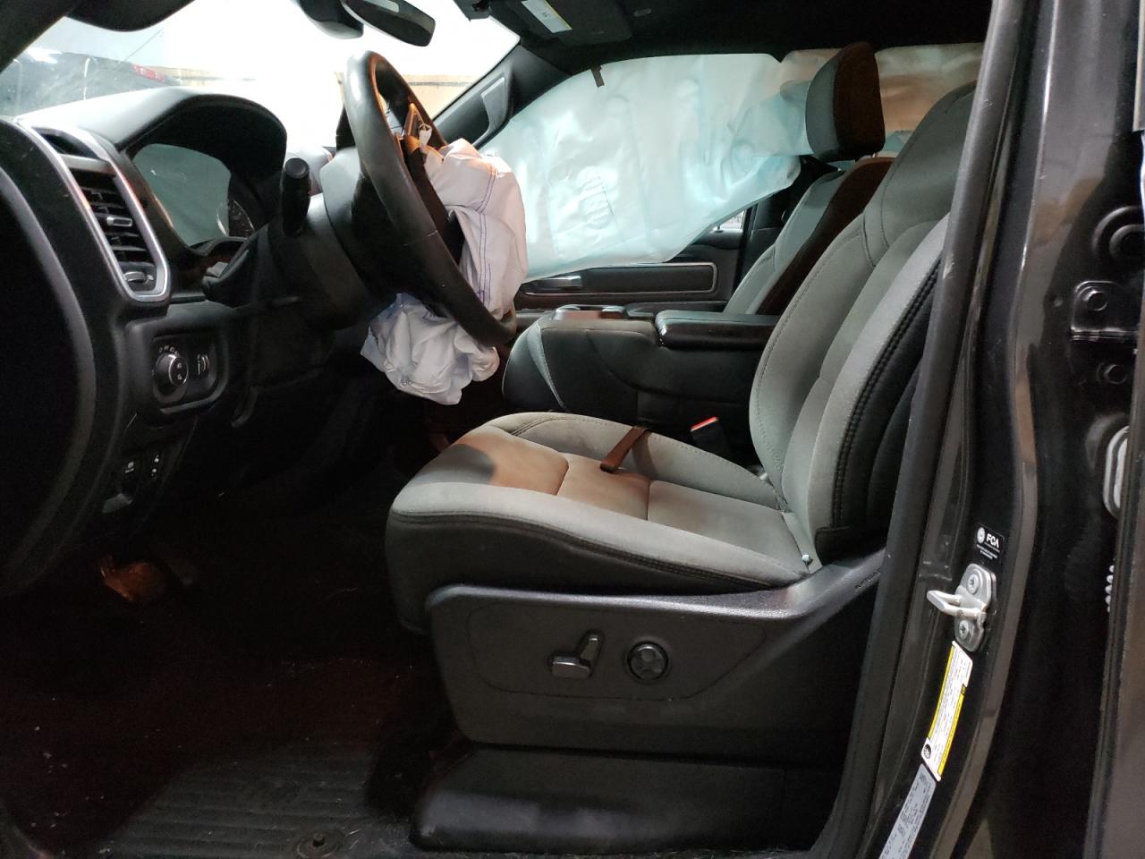 2021 RAM 1500 - Image 7