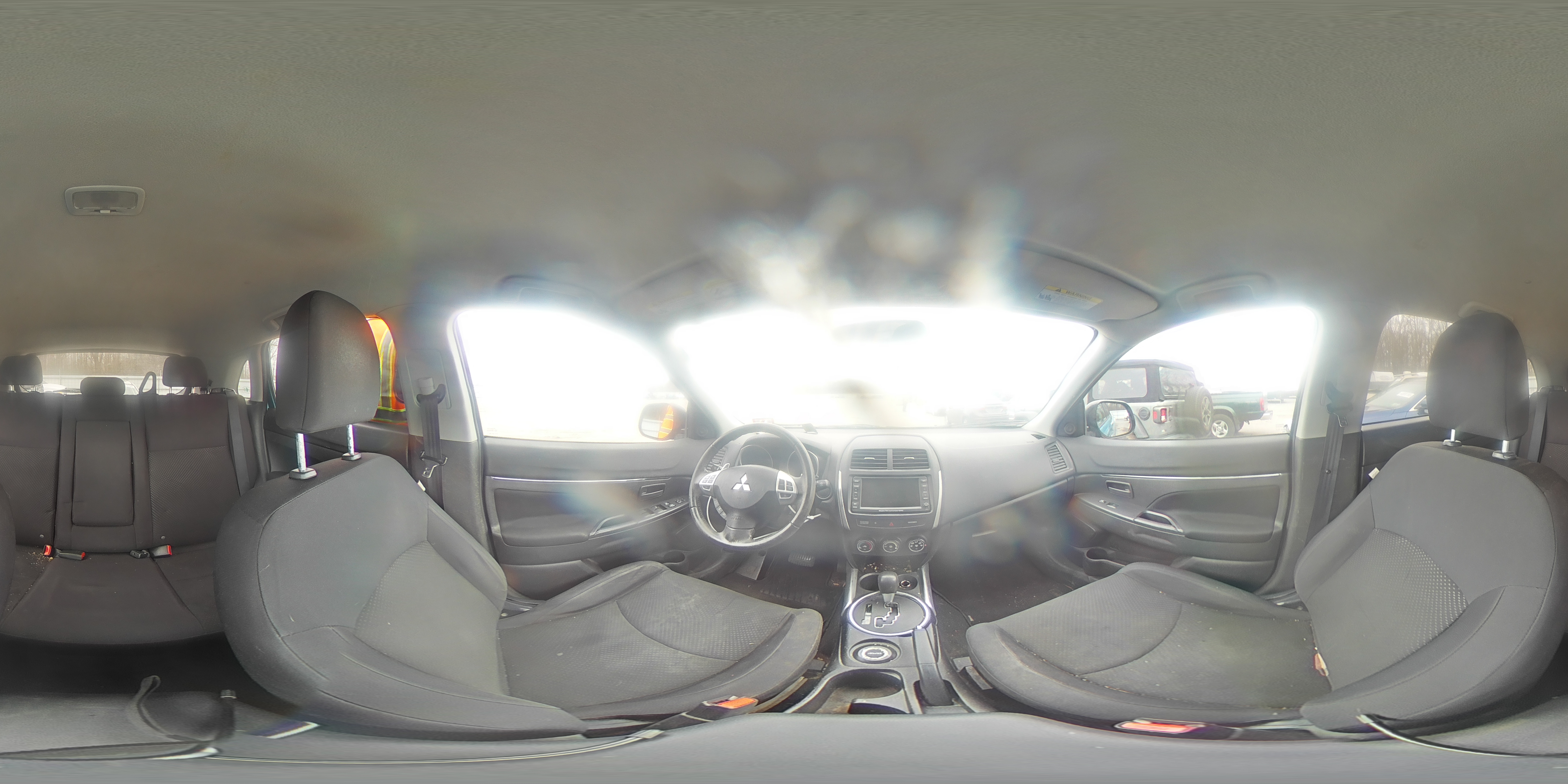 2013 Mitsubishi Outlander - Image 13
