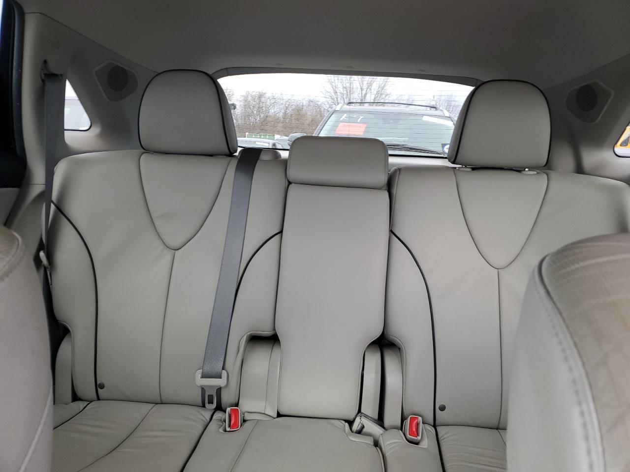2011 Toyota Venza - Image 10