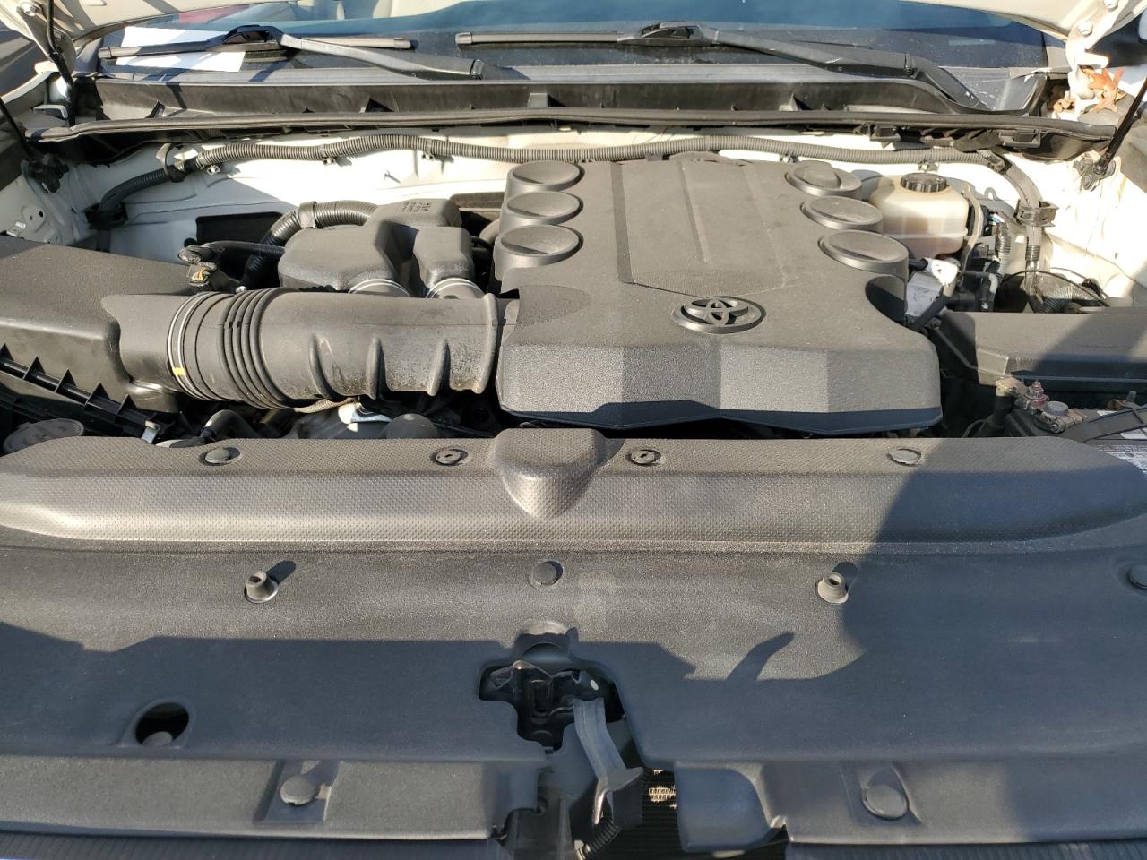 2010 Toyota 4Runner - Image 13
