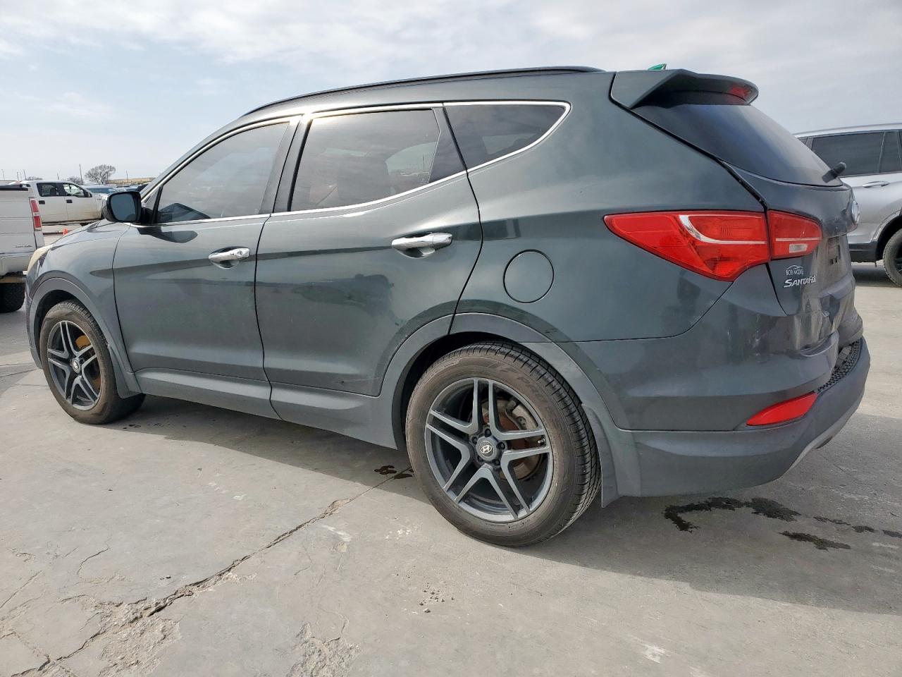 2013 Hyundai Santa Fe - Image 2