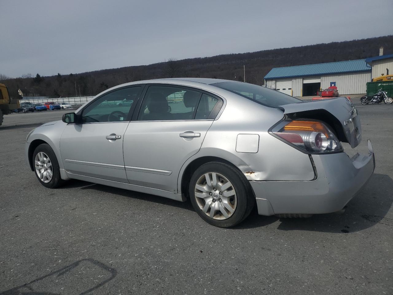 2009 Nissan Altima - Image 2