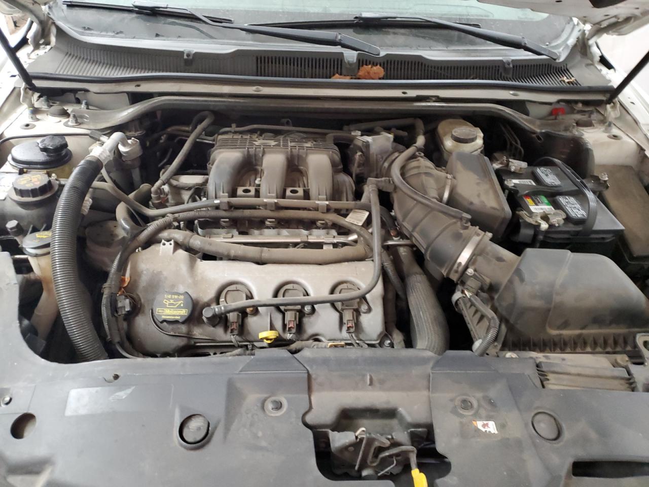 2012 Ford Taurus - Image 11