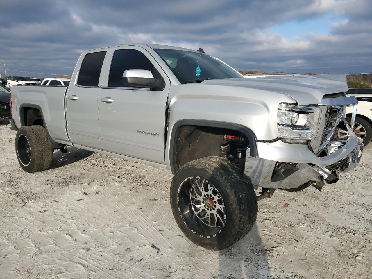 2014 GMC Sierra - Image 4