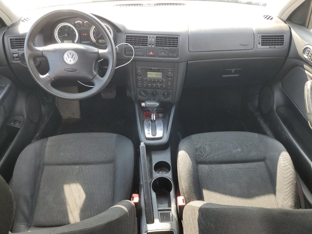 2004 Volkswagen Jetta - Image 8