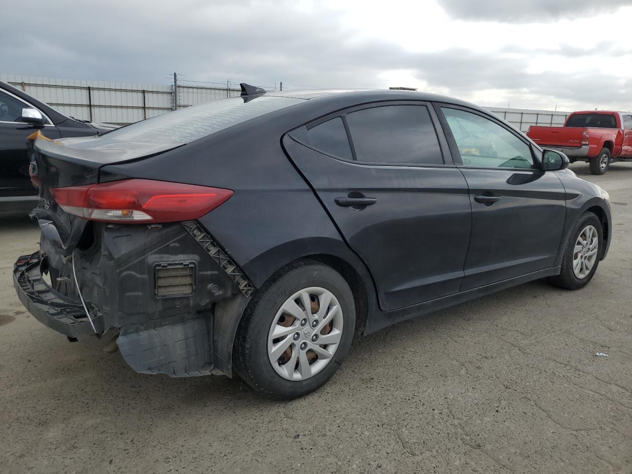 2017 Hyundai Elantra - Image 3