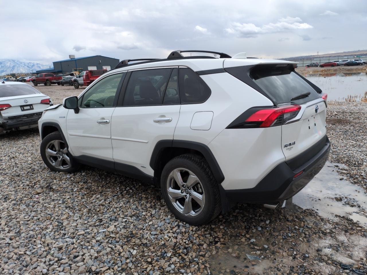 2019 Toyota RAV 4 - Image 2