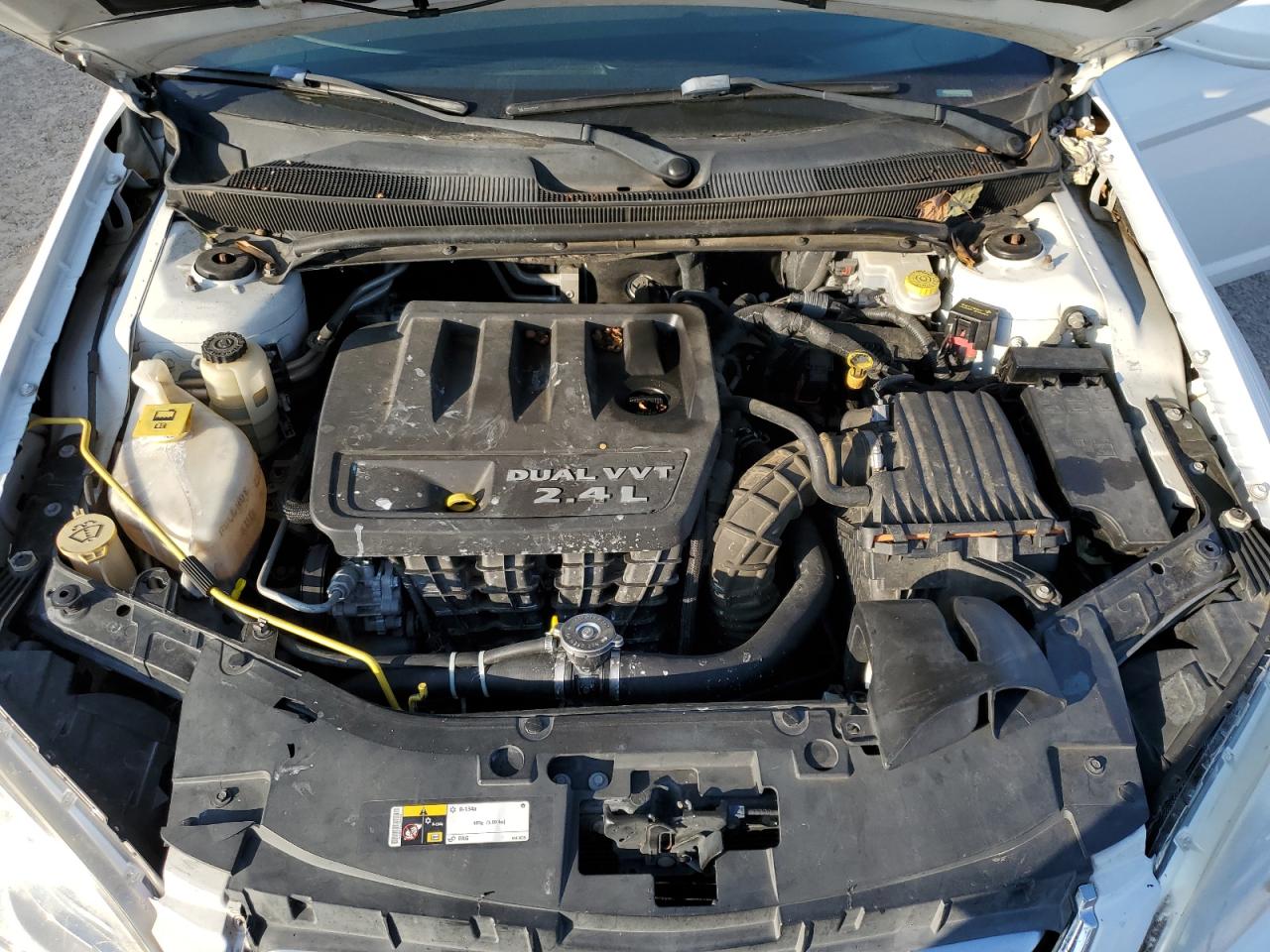 2014 Chrysler 200 - Image 11