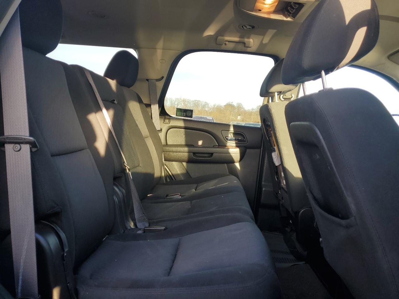 2011 Chevrolet Tahoe - Image 11