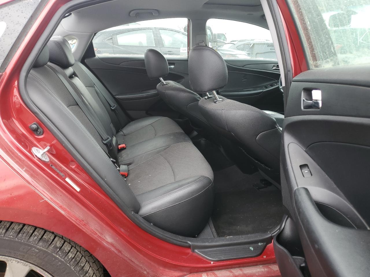 2013 Hyundai Sonata - Image 10