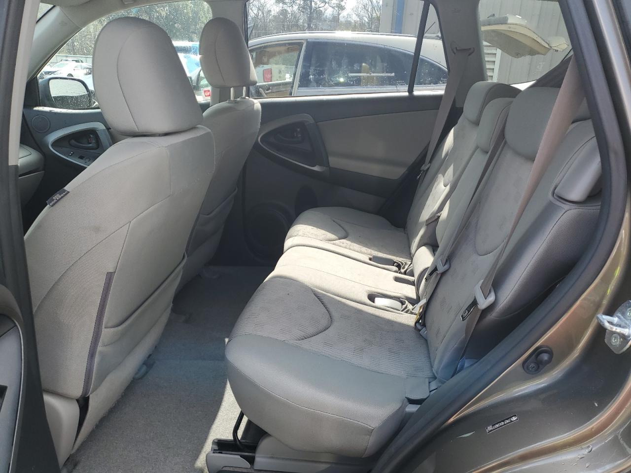 2010 Toyota RAV 4 - Image 11