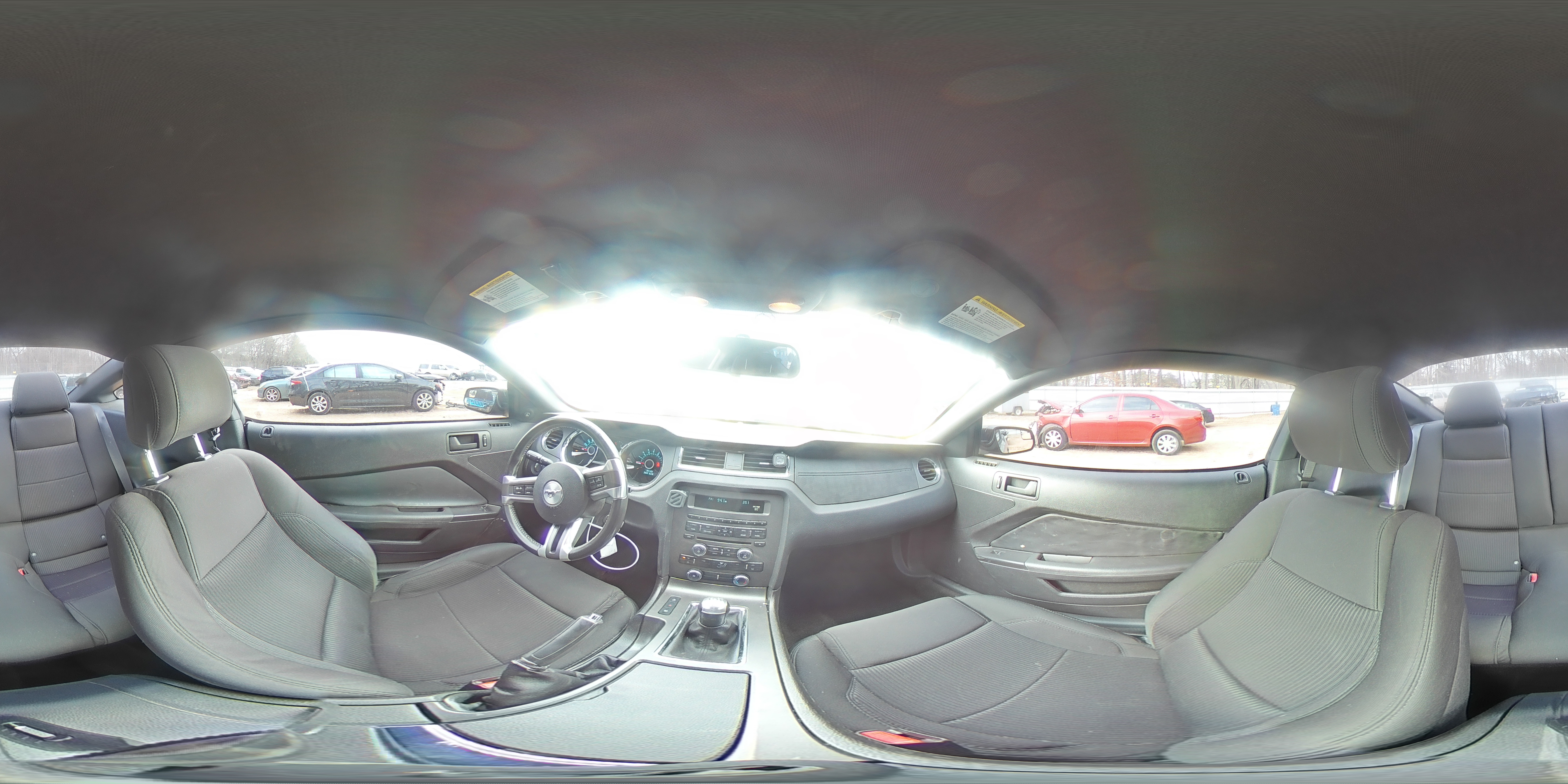 2013 Ford Mustang - Image 13