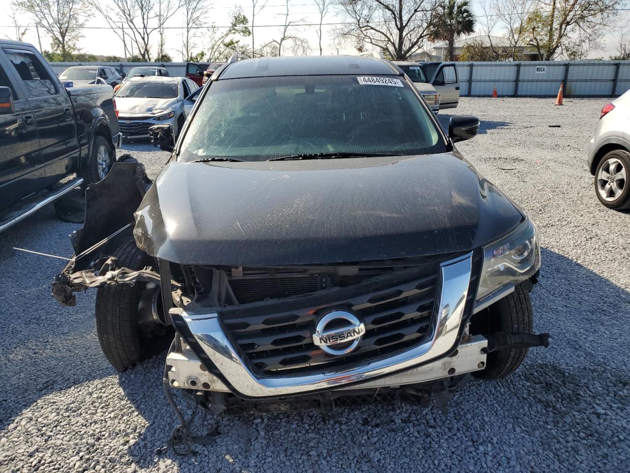 2017 Nissan Pathfinder - Image 5