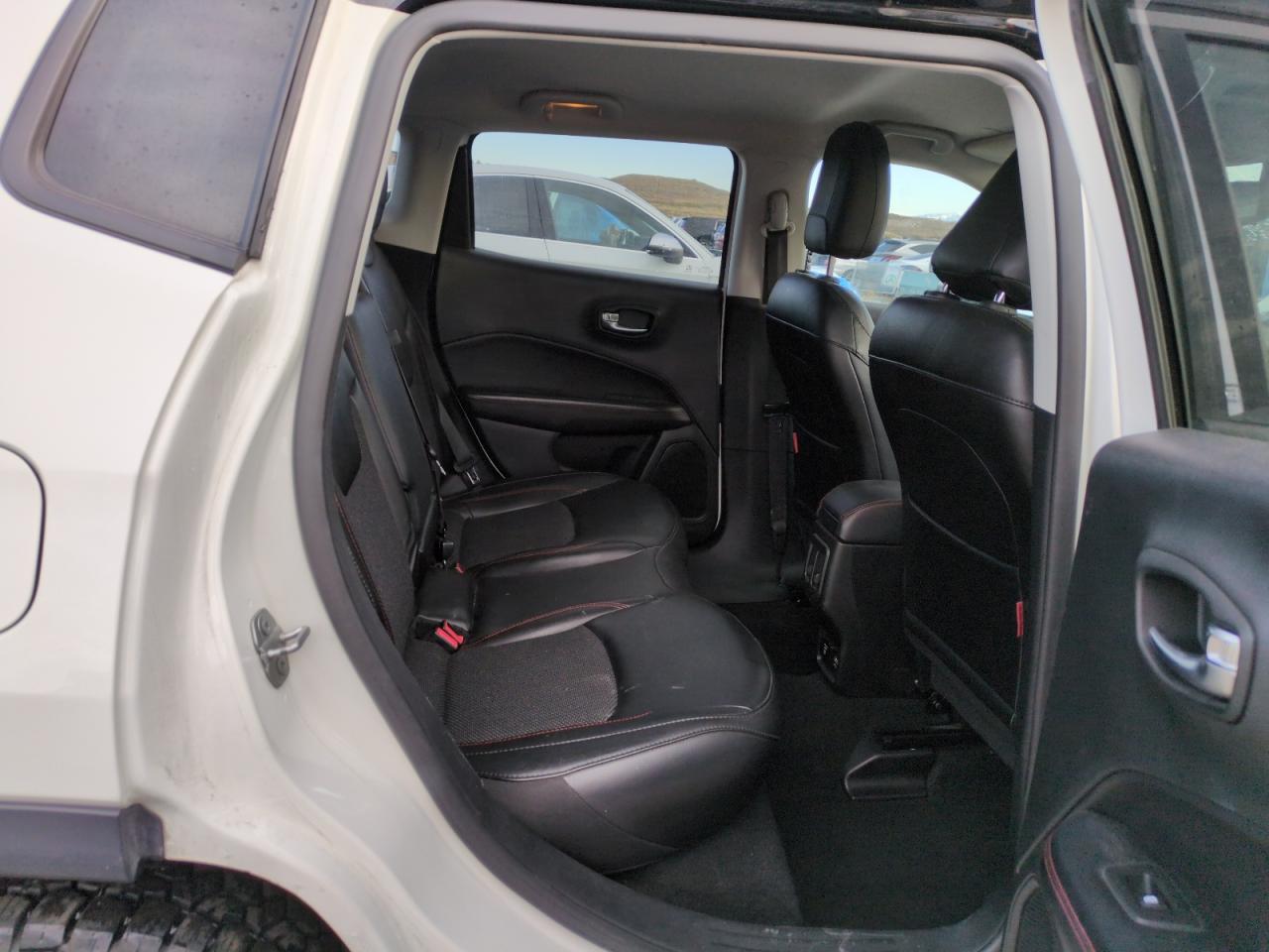 2020 Jeep Compass - Image 10