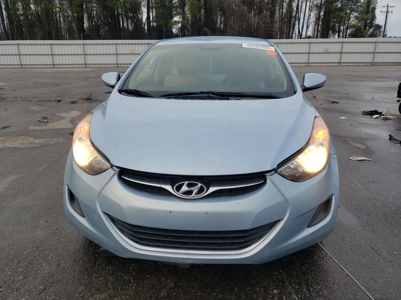 2011 Hyundai Elantra - Image 5