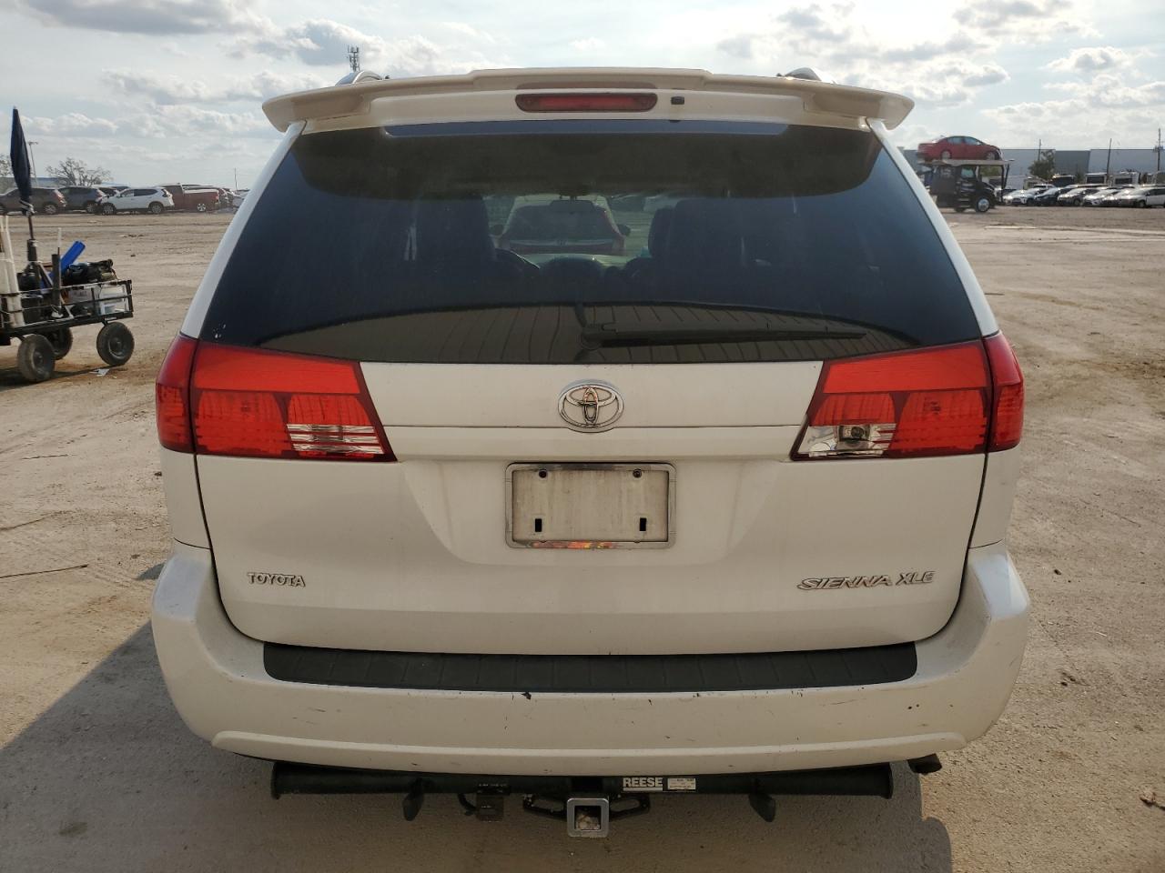 2004 Toyota Sienna - Image 6
