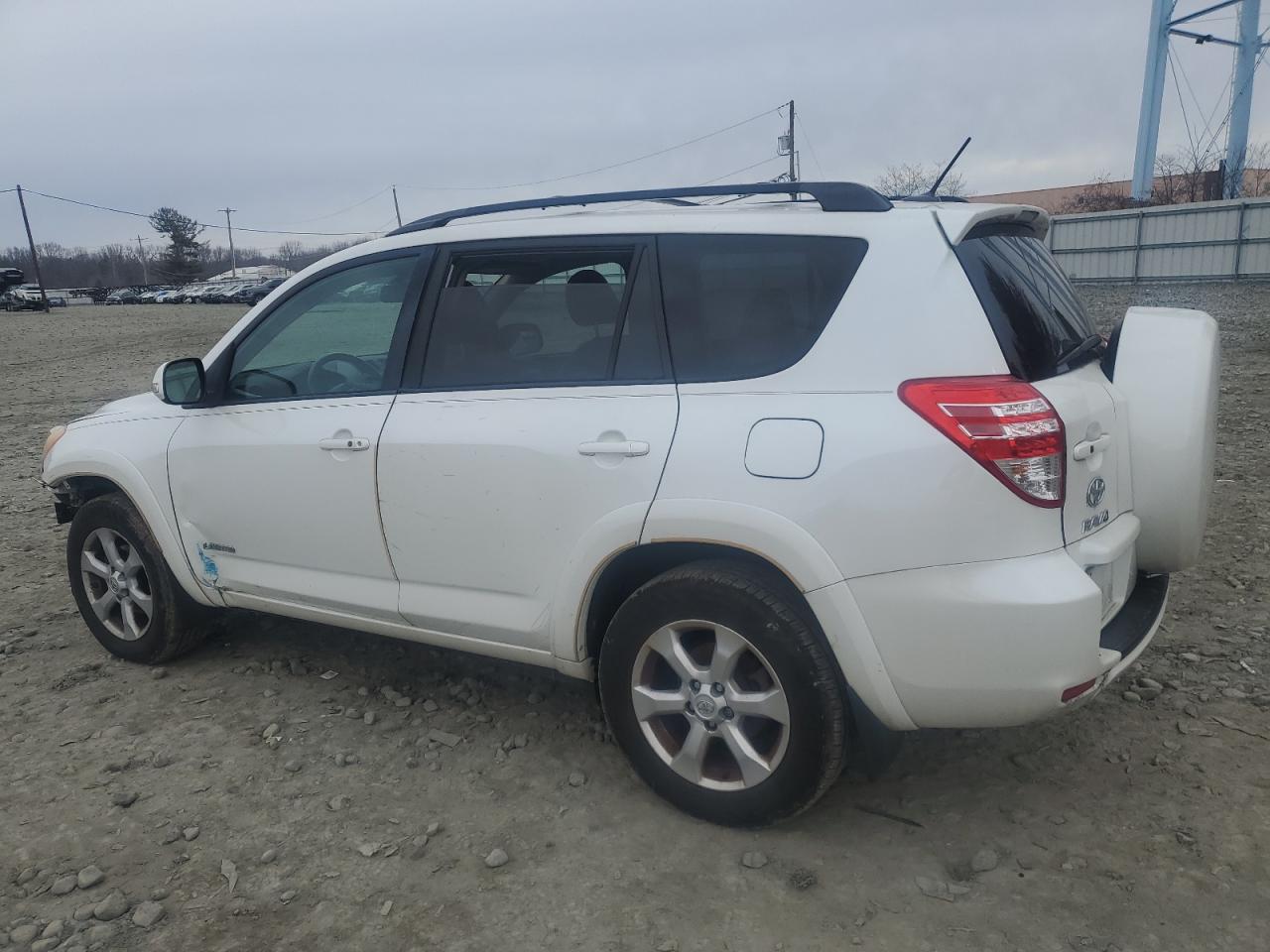 2011 Toyota RAV 4 - Image 2