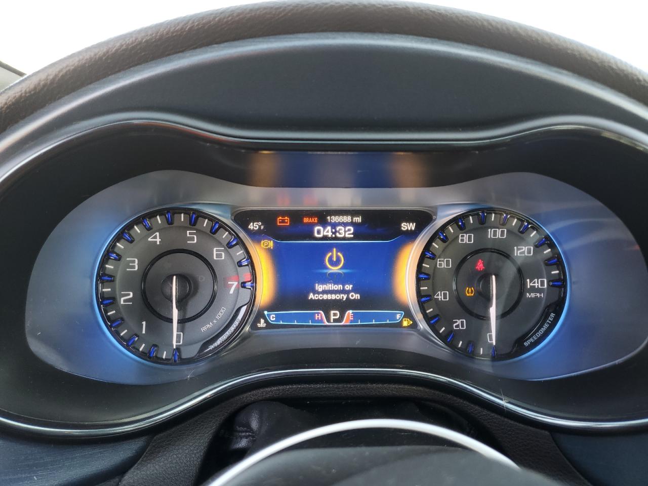 2015 Chrysler 200 - Image 9